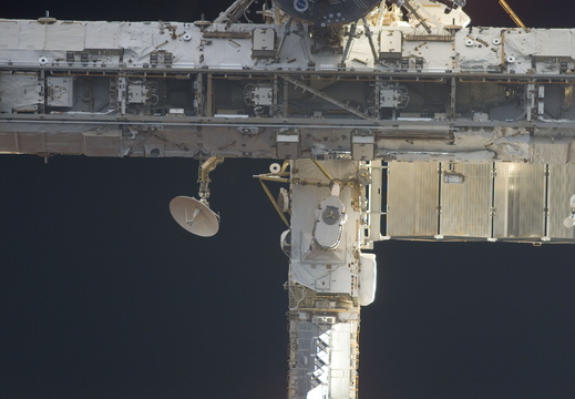 STS115-E-05436