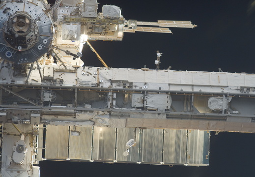 STS115-E-05438