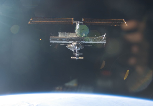 STS115-E-05448