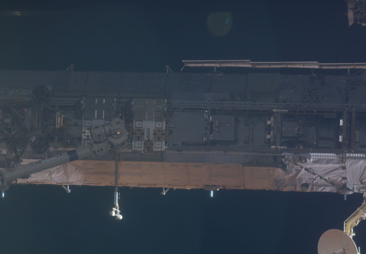 STS115-E-05456