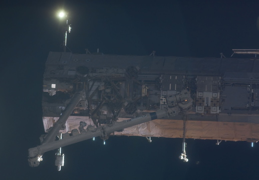 STS115-E-05457