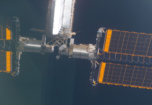 STS115-E-05468