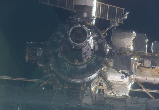 STS115-E-05474