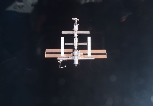 STS115-E-05485