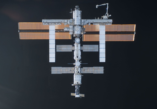 STS115-E-05496