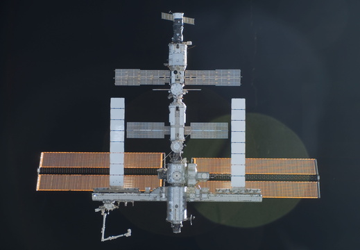 STS115-E-05500