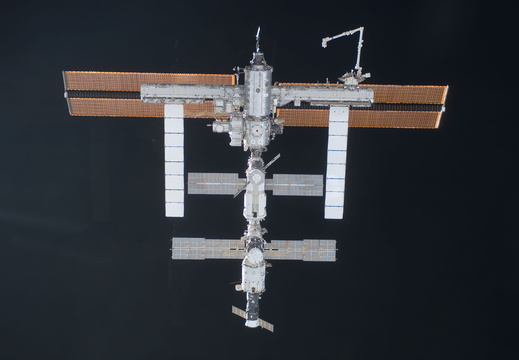 STS115-E-05502