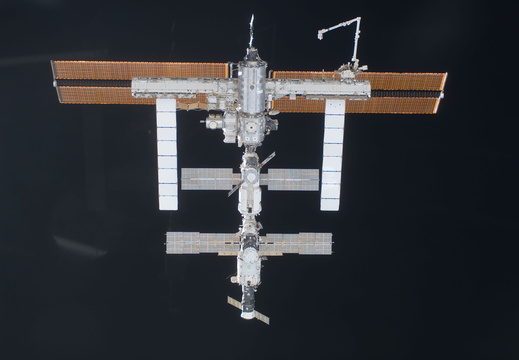 STS115-E-05504