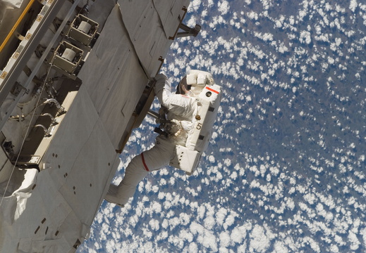 STS115-E-05539