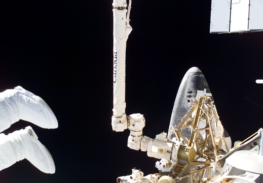 STS115-E-05742