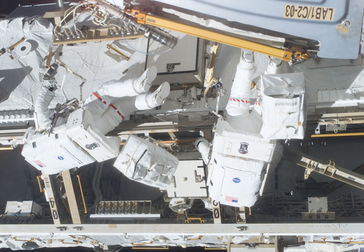 STS115-E-05780