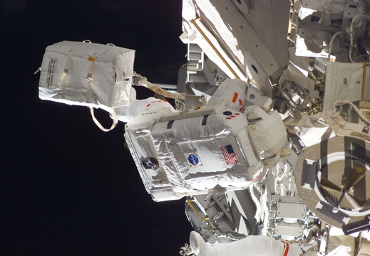 STS115-E-05941