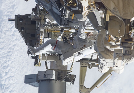 STS115-E-05949