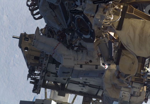 STS115-E-05954
