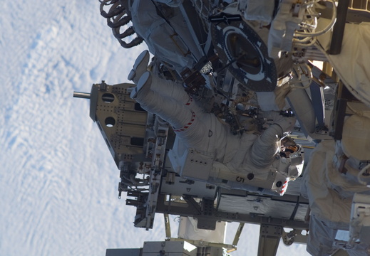 STS115-E-05960