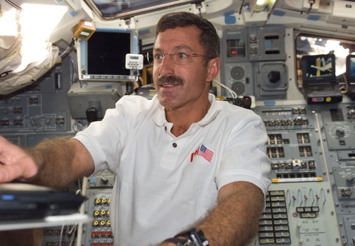 STS115-E-06001