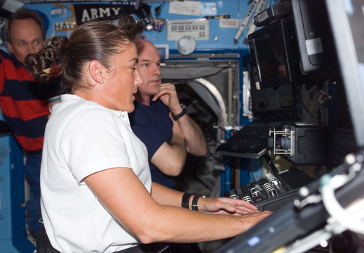 STS115-E-06005