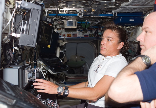 STS115-E-06018