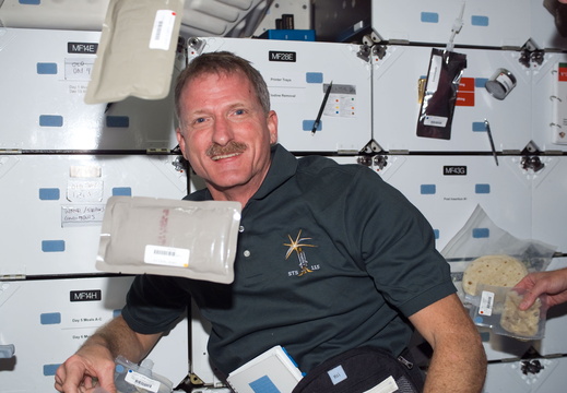 STS115-E-06022