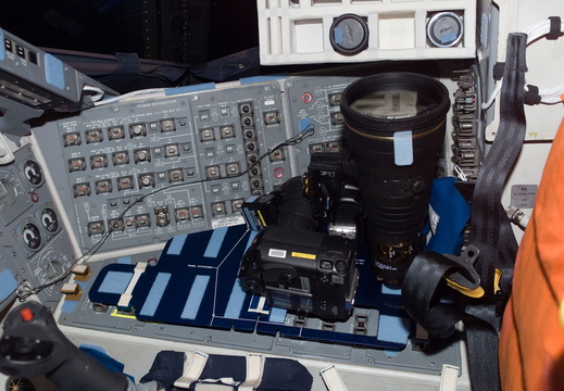 STS115-E-06037