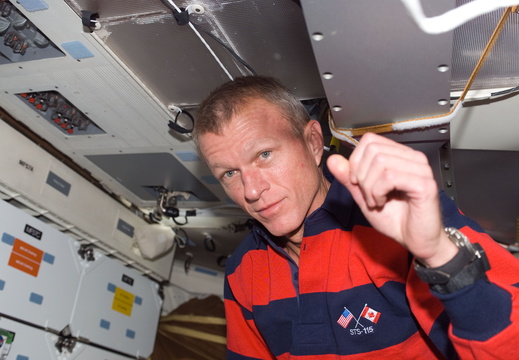 STS115-E-06048