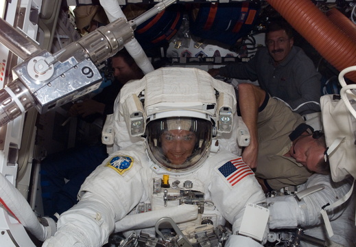 STS115-E-06090