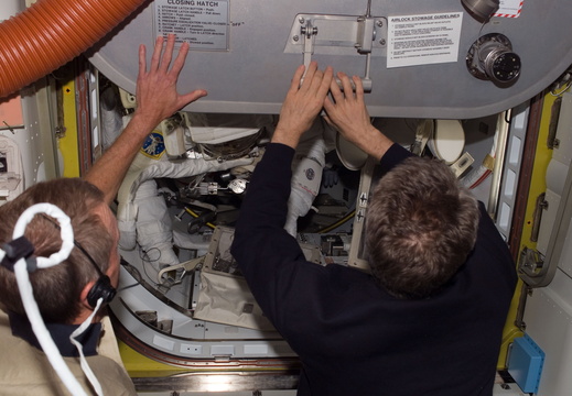 STS115-E-06101