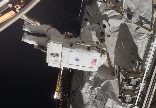 STS115-E-06133
