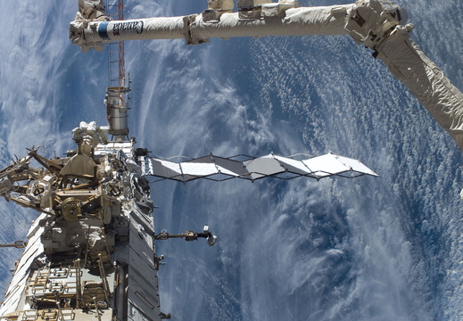 STS115-E-06142