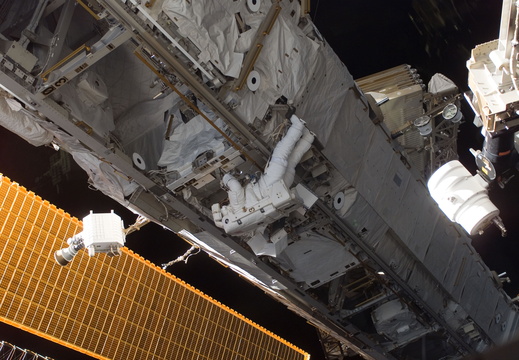 STS115-E-06161