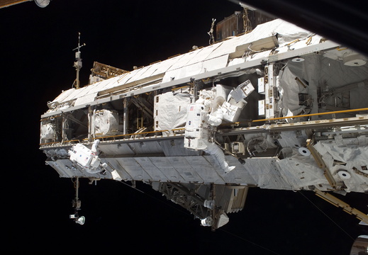STS115-E-06171