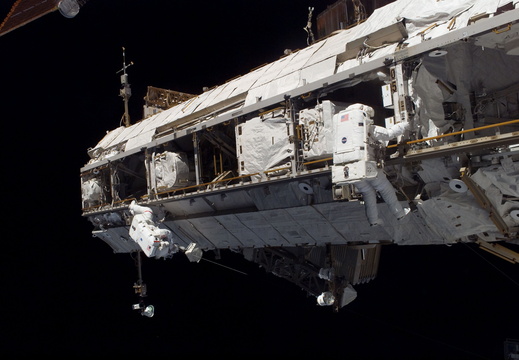 STS115-E-06173