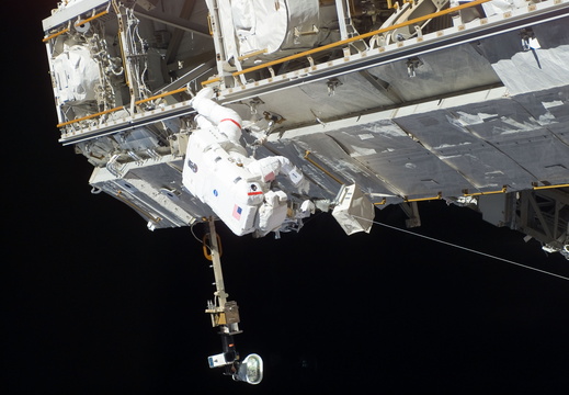 STS115-E-06180