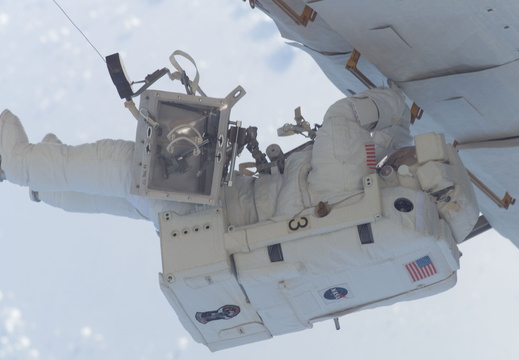 STS115-E-06202