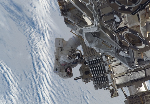 STS115-E-06207