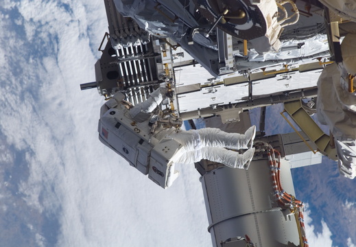 STS115-E-06209
