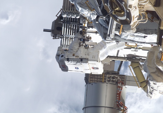 STS115-E-06219