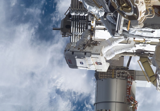STS115-E-06221