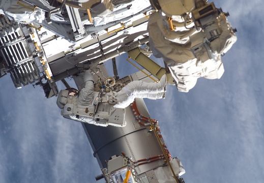 STS115-E-06226