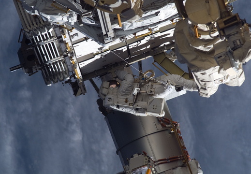 STS115-E-06227