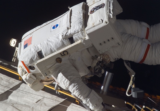 STS115-E-06230