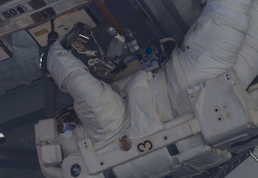 STS115-E-06235