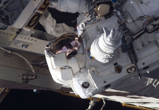 STS115-E-06246