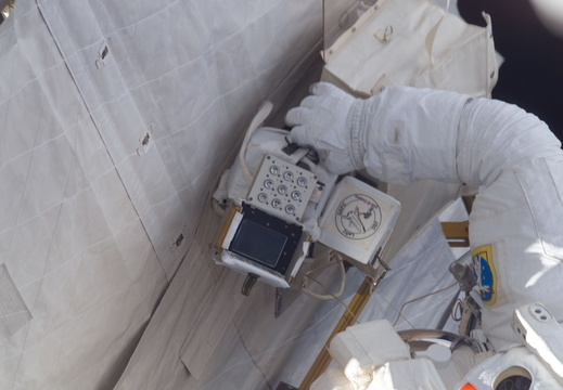 STS115-E-06249