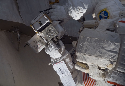 STS115-E-06253