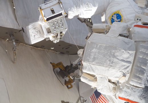 STS115-E-06254
