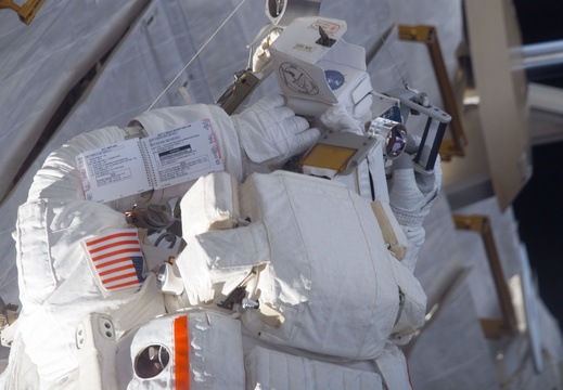 STS115-E-06255