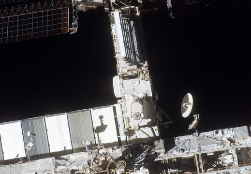 STS115-E-06277