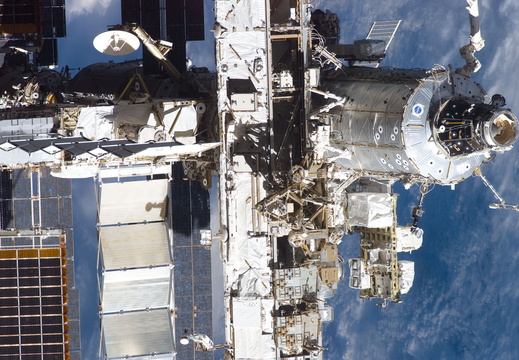 STS115-E-06299