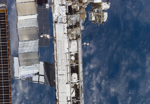 STS115-E-06300